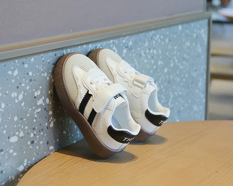 Spring Autumn Children Sport Training Shoes Boys Girls Moral Training Fashion Sneakers Kids Soft Soled Casual Shoes Skate Shoes